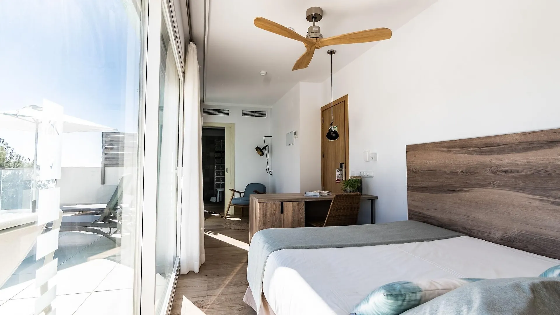 ***  Hotel Lux Isla à Talamanca  Espagne